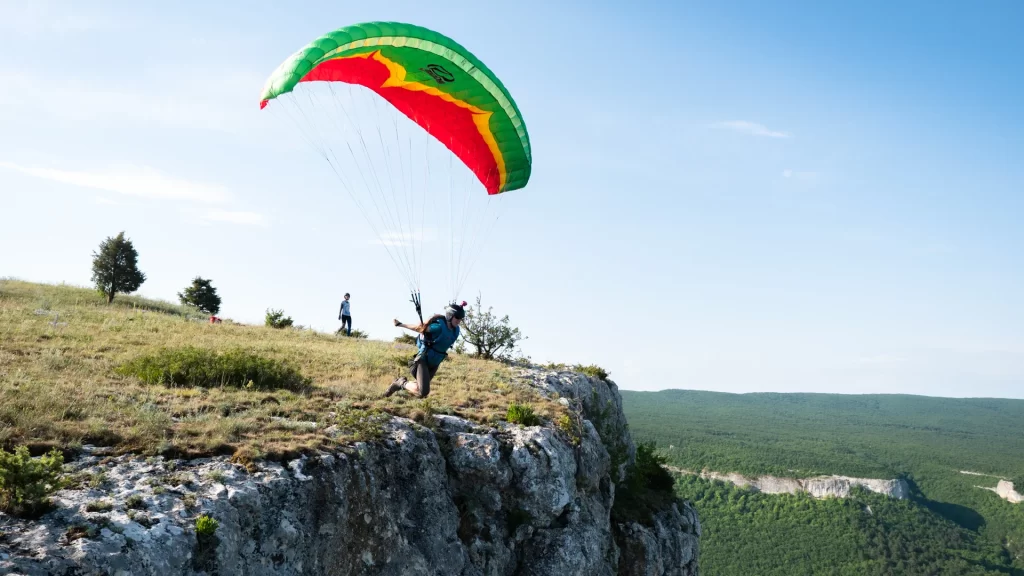 Speedflying camp cliff launching